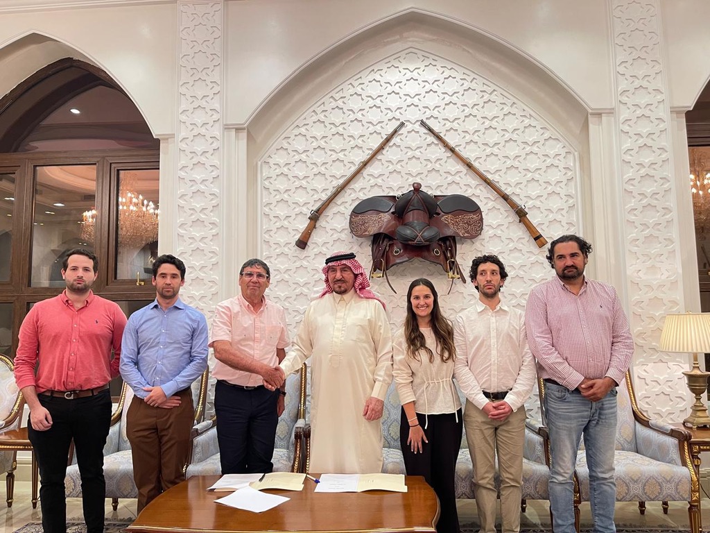 Contract signing at Al-Suwaiket