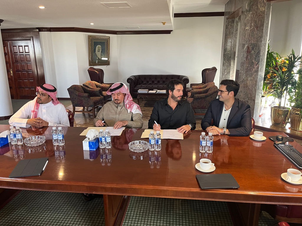 Contract table signing